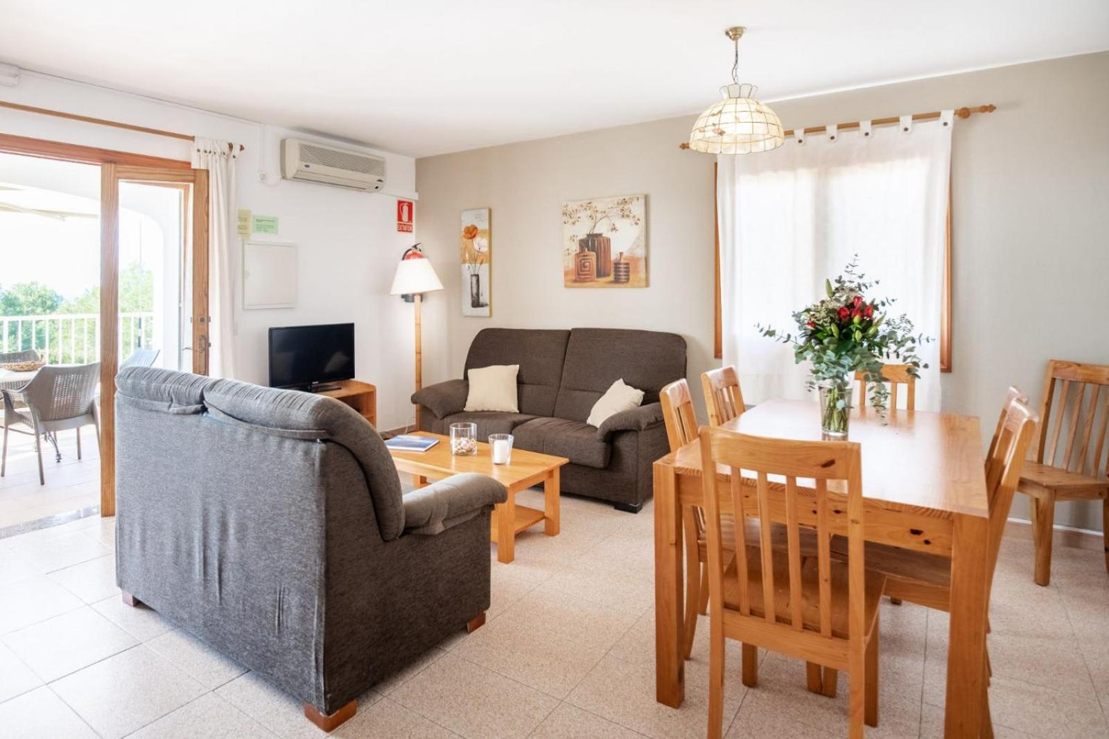 Villa Ponent Son Bou Luaran gambar